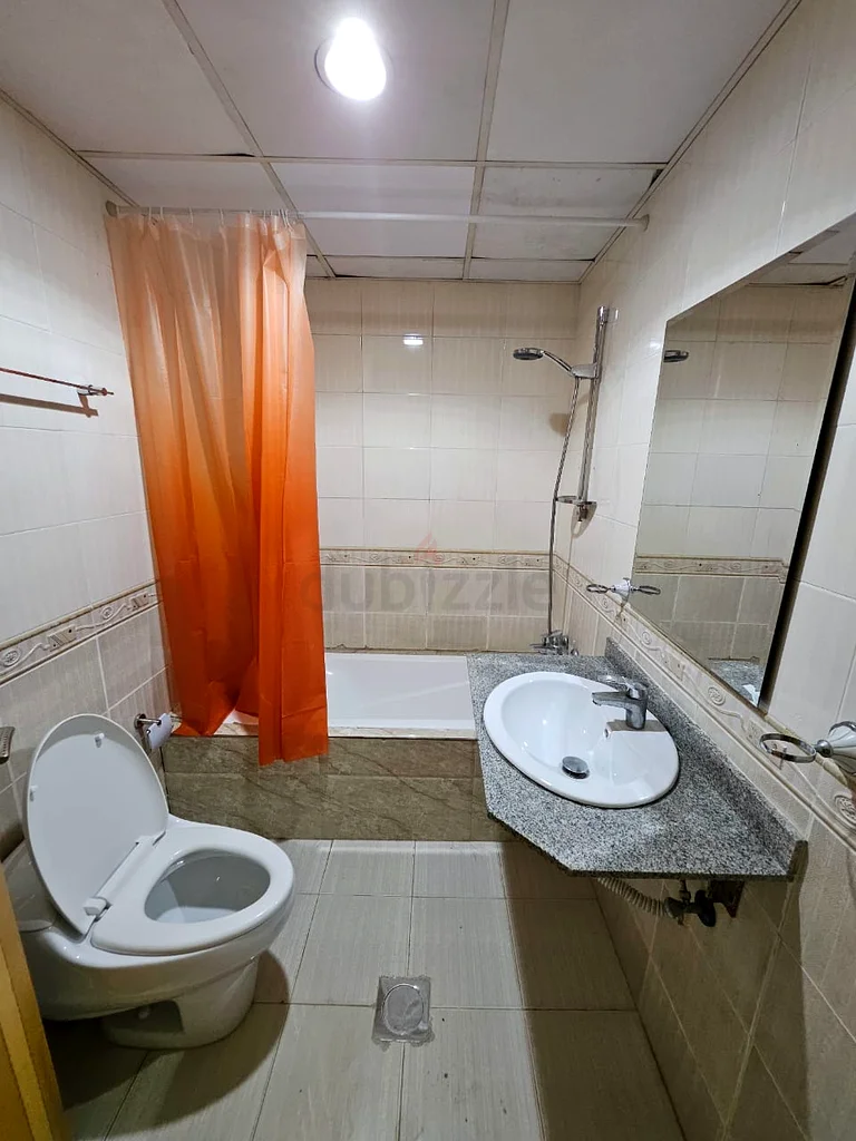 Master room available in Tecom63797802734466111