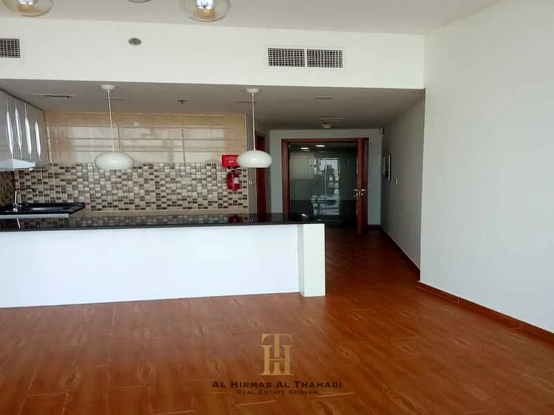 Vacant Studio/Suny view /Exclusive/Prime Location63729312289665111