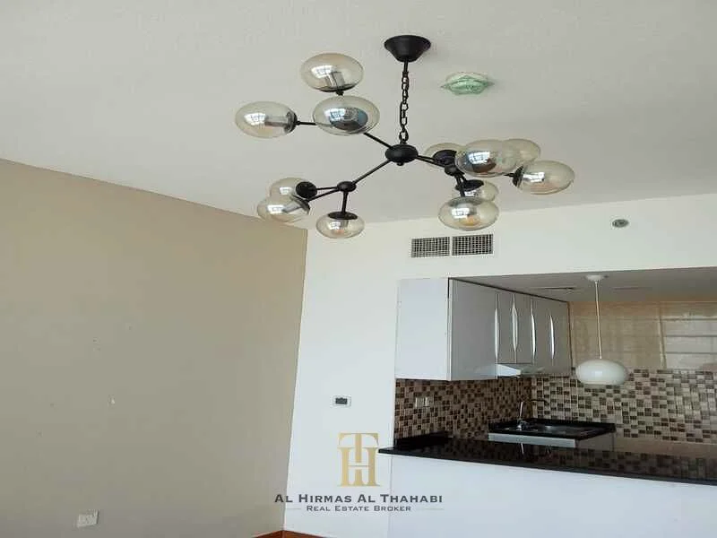 Vacant Studio/Suny view /Exclusive/Prime Location63729312289665114