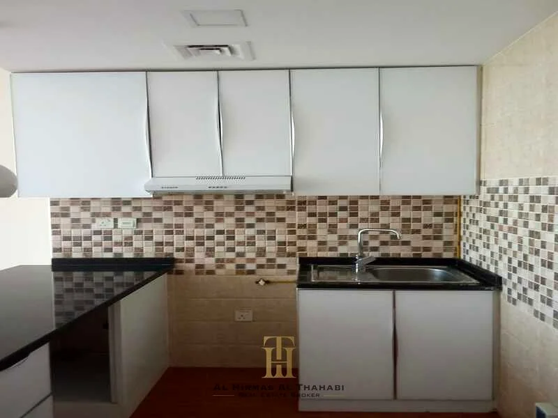 Vacant Studio/Suny view /Exclusive/Prime Location63729312289665112