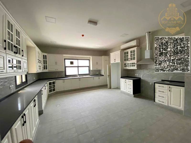 5 Bedrooms corner villa63236084964611113