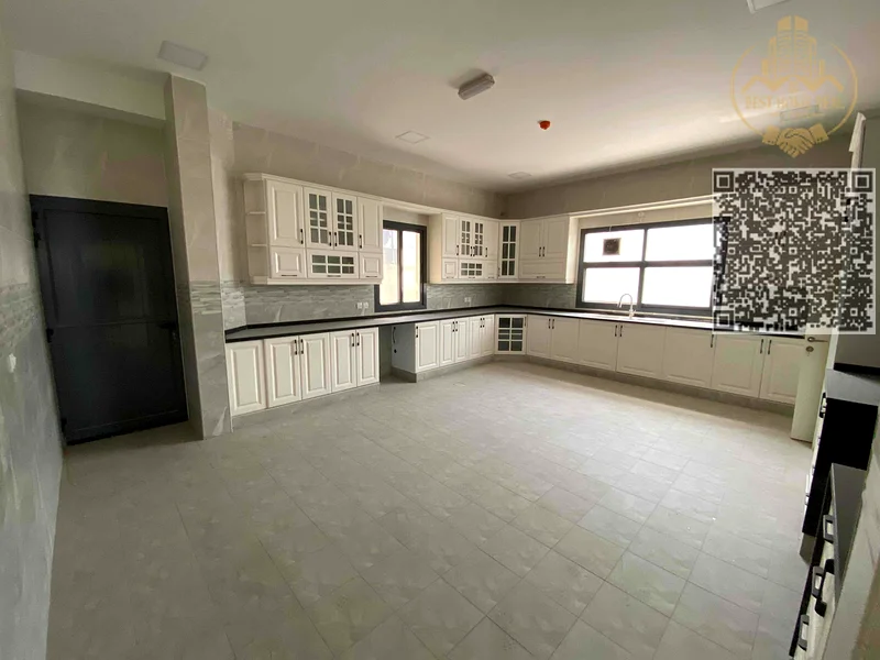 5 Bedrooms corner villa63236084964611114