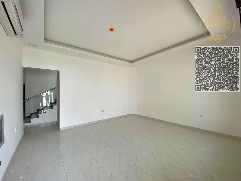 5 Bedrooms corner villa63236084964611112