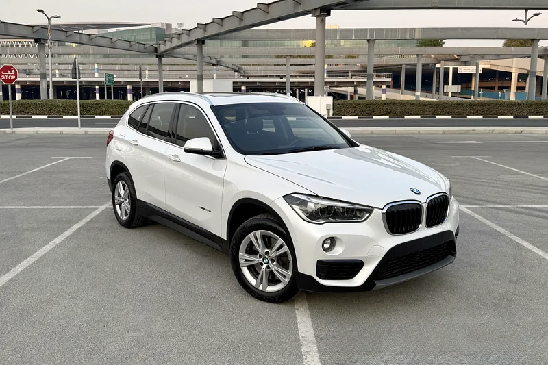 BMW X1 sDrive20i 2017 GCC Specs (Full AGMC Service History / 2 Keys / Single Owner)63406212627073112