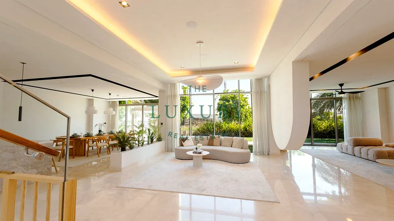FULLY FURNISHED | END UNIT | EXCLUSIVE64043230065027113