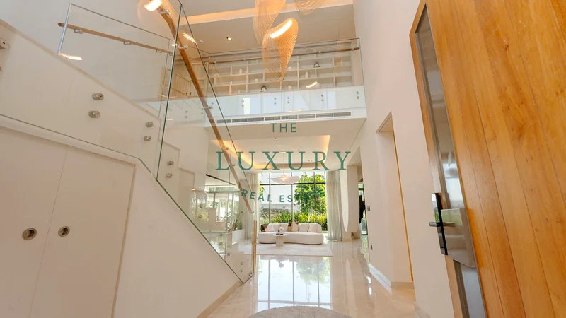 FULLY FURNISHED | END UNIT | EXCLUSIVE64043230065027111