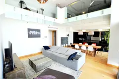LARGE MODERN SEMI FURNISHED 21 BEDROOMS, !!!