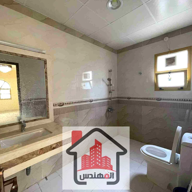 فيلا للإيجار في عجمان، منطقة الروضة 3، 5 غرف ماستر، وغرفة جلوس وقاعة ومطبخ تحضيري كبير مظلة خارجية، 115 ألف درهم إماراتي المطلوبة63303019670019114