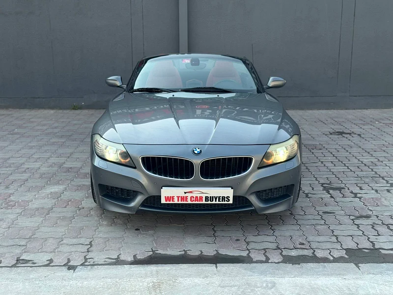 BMW Z4 2013, 190,000 km, M-KIT, GCC specs, 2.0 liters V4, convertible, very good condition for its age63406333807873111