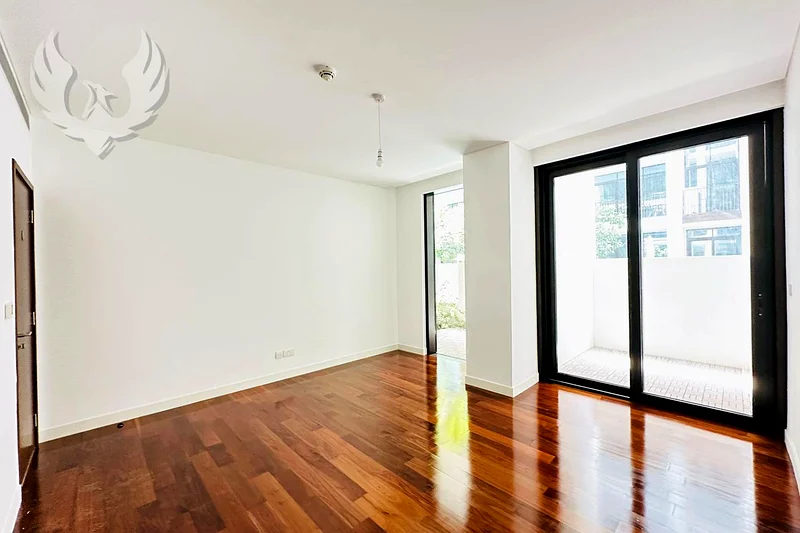 Spacious and Modern One Bed with Pool View63948478393730113