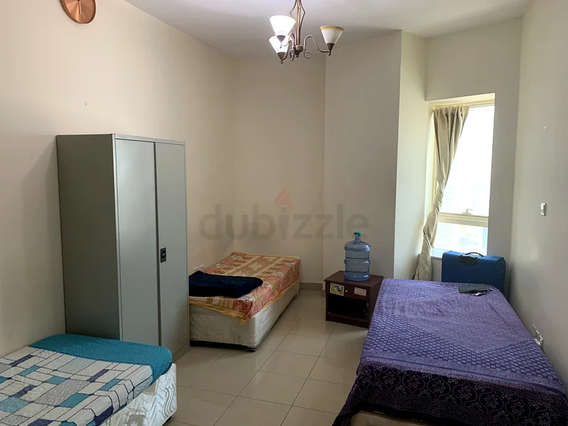 مساحة سرير للذكور الهنود البالغين63796260244225111
