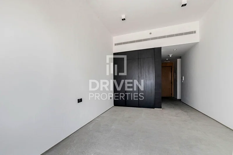 Ready to Move in | High-End Unit | Community View63788965005057111