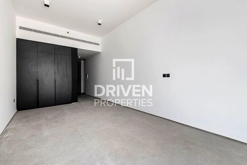 Ready to Move in | High-End Unit | Community View63788965005057110