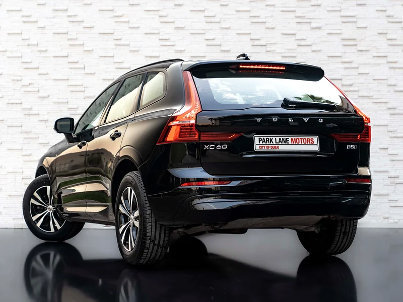 XC60 • B5 CORE • WARRANTY 28/OCT/2028 • VERY LOW KM’S63398488541570114