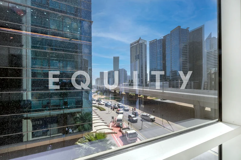 Ready ROI | 5 Parking Spaces | Corner Office63826858672514114
