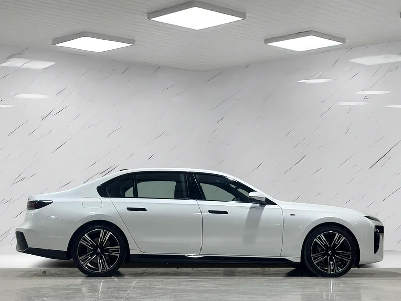 FULL OPTION -- BMW AGENCY WARRANTY/SERVICE -- M-SPORT63411931436289113
