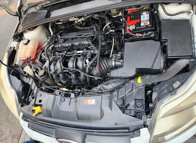 CAR FOR SALE FORD FOCUS 2013 FAMILY DRIVE 12500 AED63406540194818111