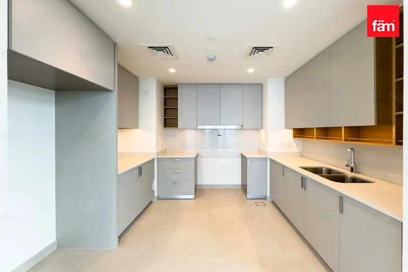 09 LAYOUT | PRICE REDUCED NOW | SEA & PARK VIEW64026244624259112