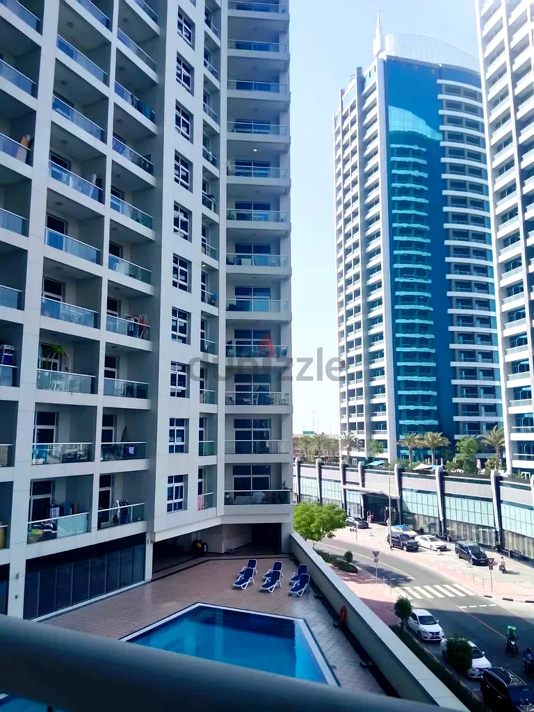 AED 1000/- only, Bed Space for decent executives available in (Tecom) Barsha.64048191182593110