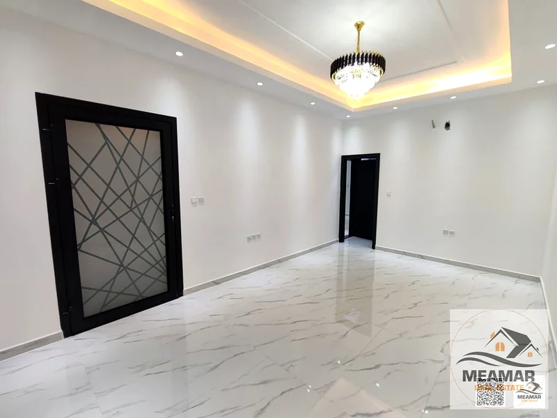 فيلا من 3 طوابق مع خزانة حائط، سقف وغرفة خادمة63304726179203114