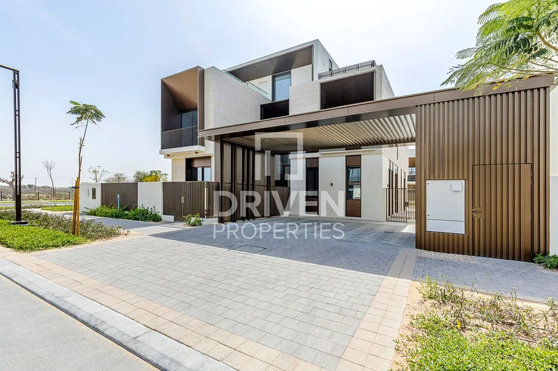Will be Landscaped | Prime Location | Luxurious64042693083394110