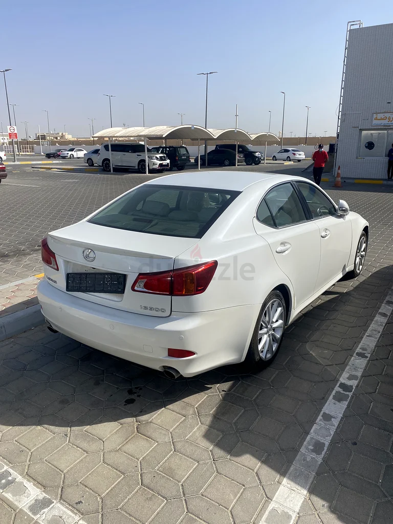 Lexus IS300 GCC63398639987586111