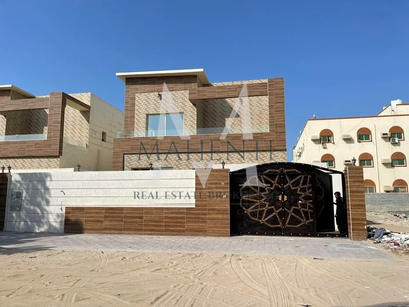 فيلا جديدة بالكامل بمساحة 5 غرف نوم وcompound كبير63878605030658110