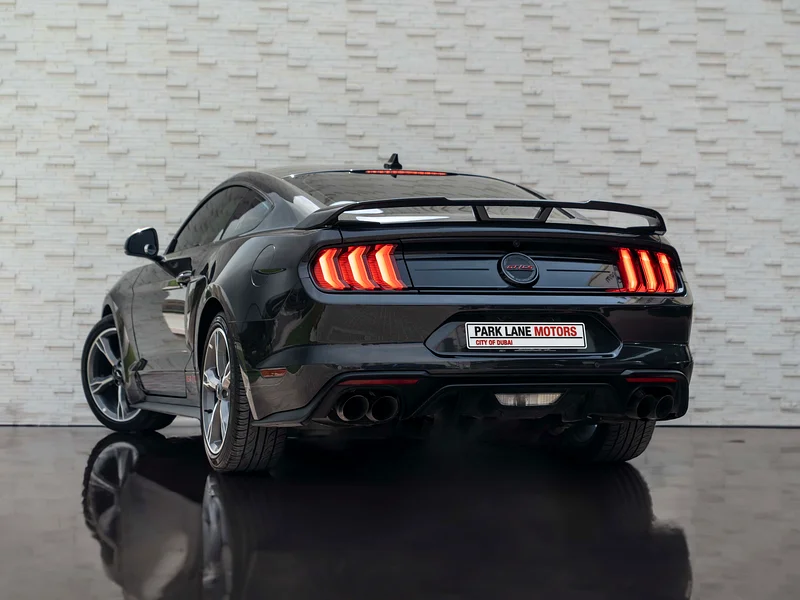 FASTBACK GT V8 • CALIFORNIA SPECIAL • AGENCY WARRANTY 20/03/2028 SERVICE PLAN 20/03/2028 • 1 OWNER63231164620801111