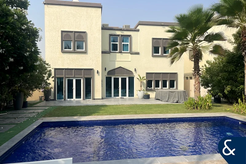 موسع | 4 غرف نوم | شاغرة عند التناقل63921603631489110