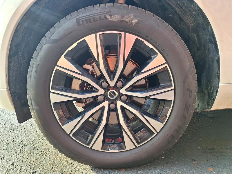 2025 VOLVO XC60 B5 CORE 2WD63398487372162114