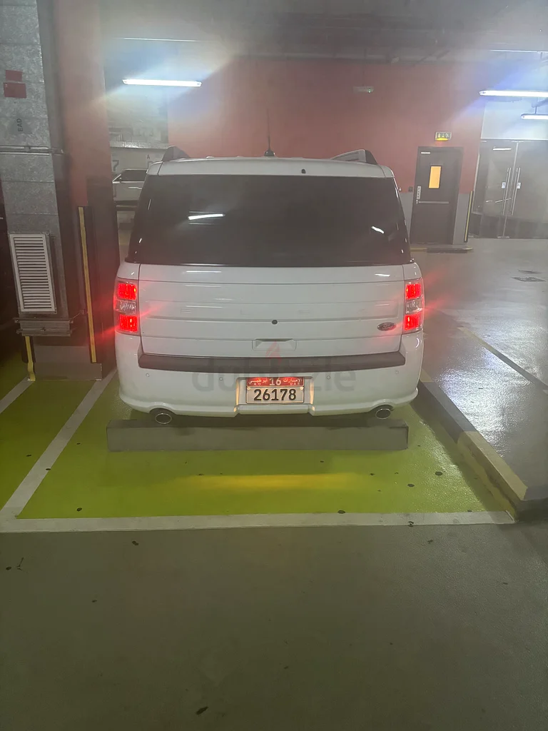 EXCELLENT CONDITION FORD FLEX - WITH FSH AND NO ACCIDENTS - 2ND OWNER63398657812355111