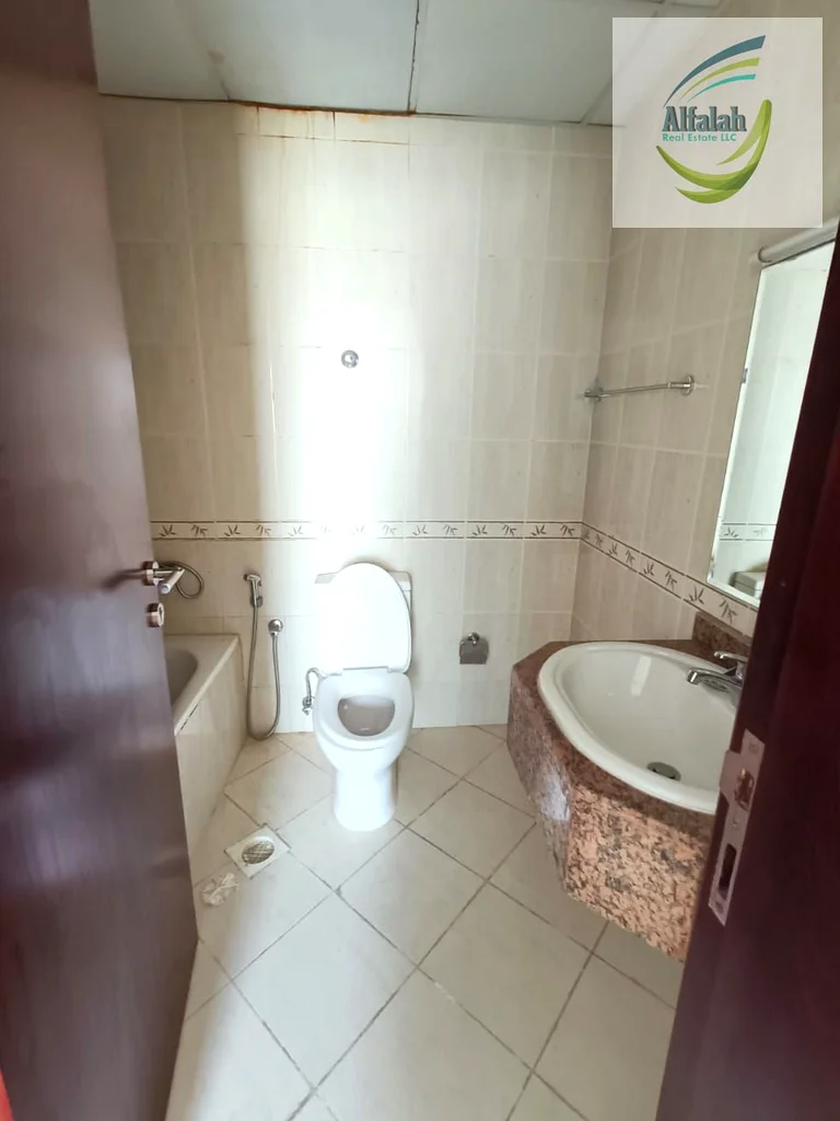 One-bedroom apartment with a, 2 bathrooms, and a balcony With parking63891019991937113