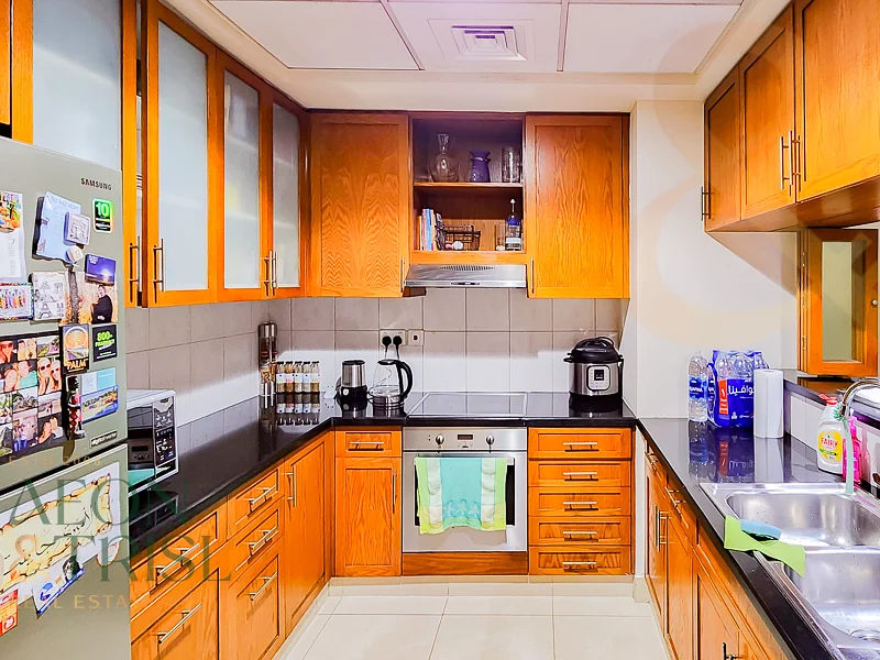 Partial Lake View| Spacious Layout| Bright Unit63921275900673112