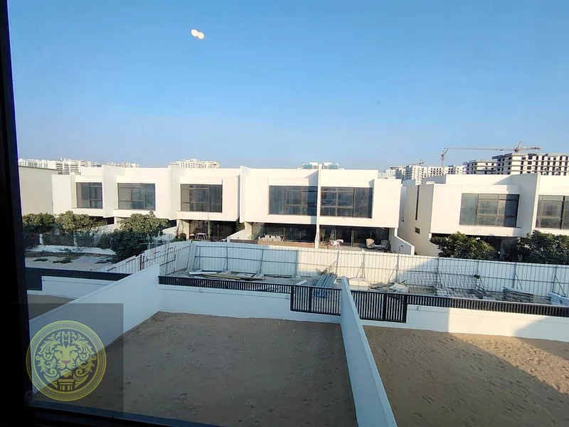 جديد بالكامل | 3 غرف نوم | صف فردي | بالقرب من المرافق | مروج غرب الفرجان63762512566019113