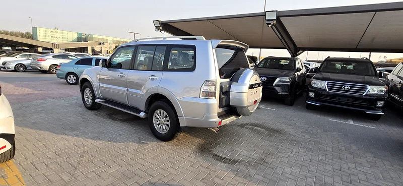 Mitsubishi pajero 2014 3.5L Mid option63398586989185113