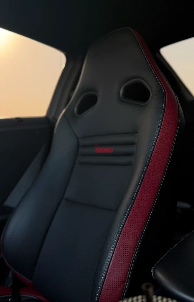 Nissan gtr black edition63401299423619114