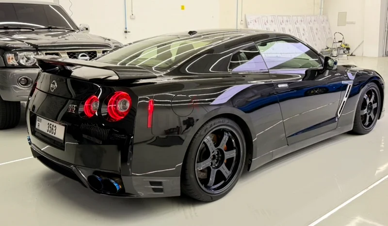 Nissan gtr black edition63401299423619112