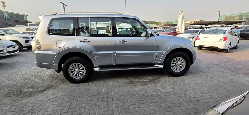 Mitsubishi pajero 2014 3.5L Mid option63398586989185114