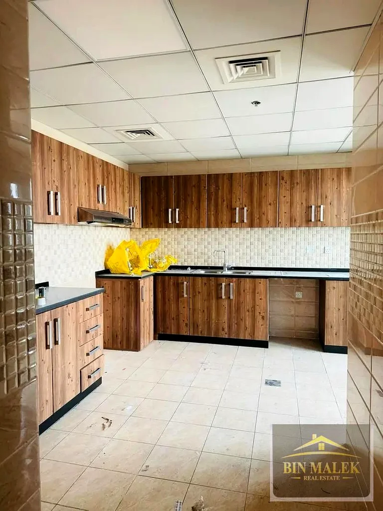 luxuries empty apartment with parking prime location open view63865879370371111