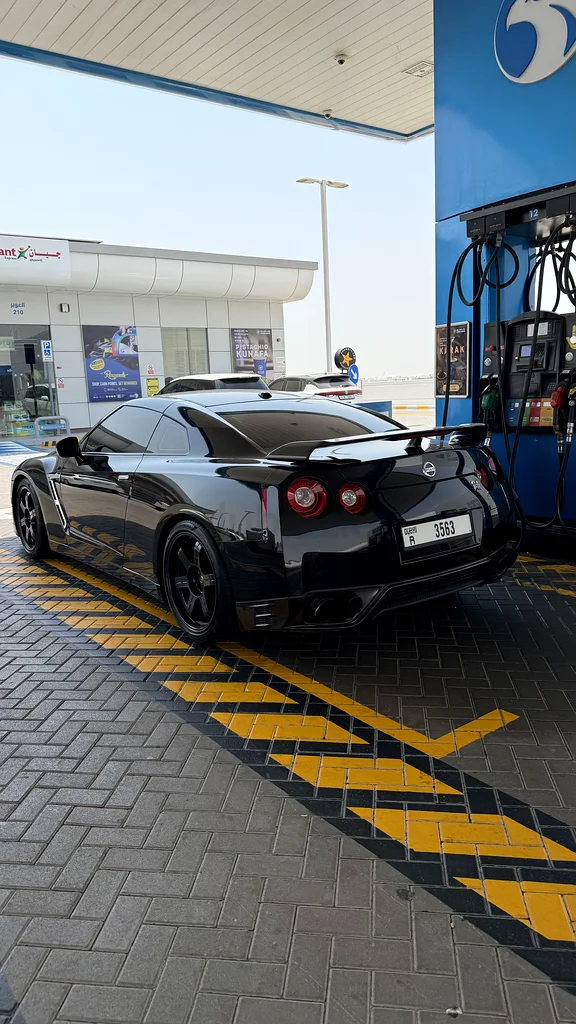Nissan gtr black edition63401299423619111