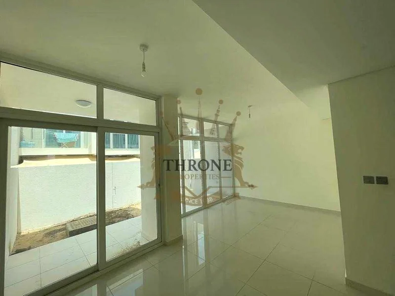 3Bds | Single Row | Near Gate64002890633858110