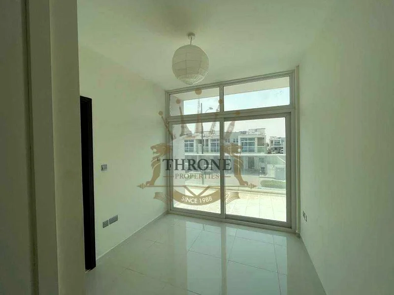 3Bds | Single Row | Near Gate64002890633858111