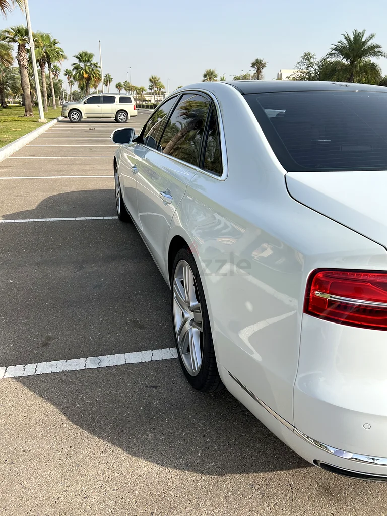 Audi A8L 60 TFSI quattro63406920793985113