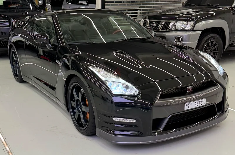 Nissan gtr black edition63401299423619110