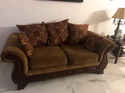 Elegant and Cozy Sofa 7 Setters with Decorative Cushions