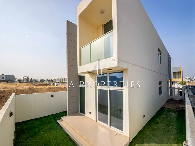 Vacant | Unfurnished | Private Garden64001701358466110