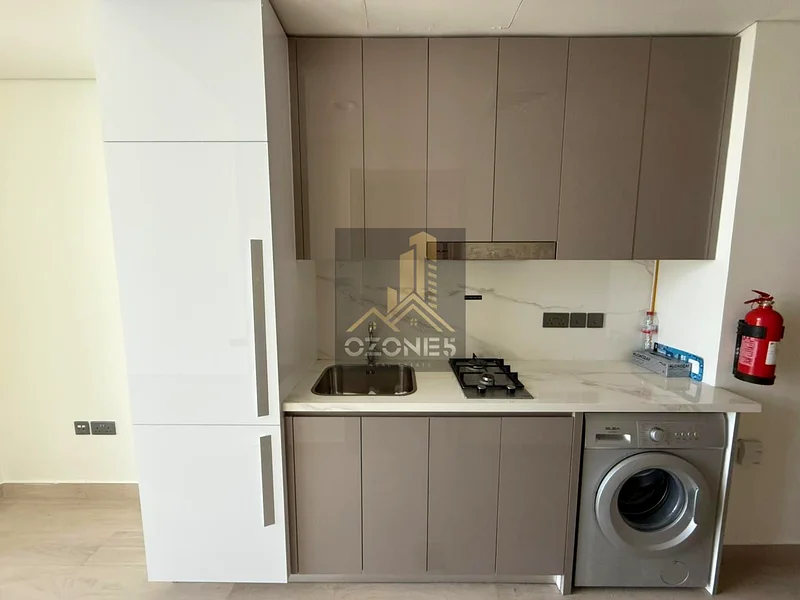 صفقة ساخنة، استوديو للبيع في عزيزي ريفيرا63975642688387112
