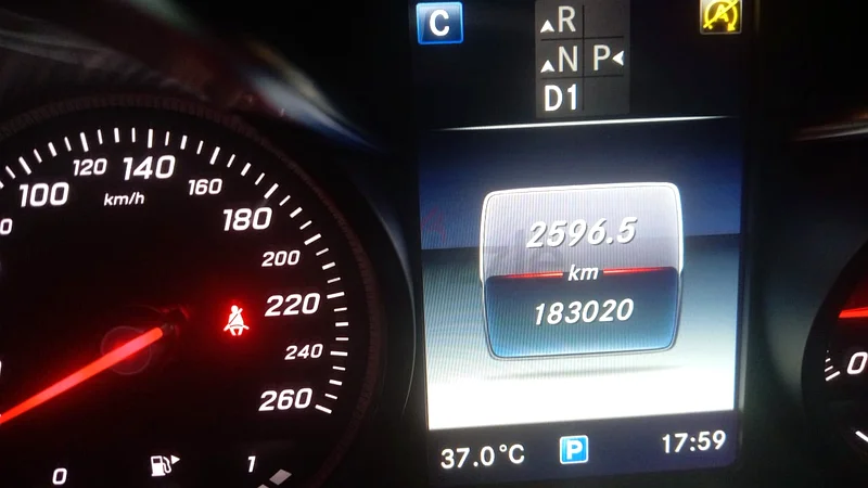 MERCEDES GLC 250 4 MATIC63399924833923114