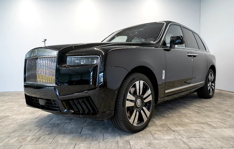 Rolls-Royce Cullinan Series II Black63406926448514111