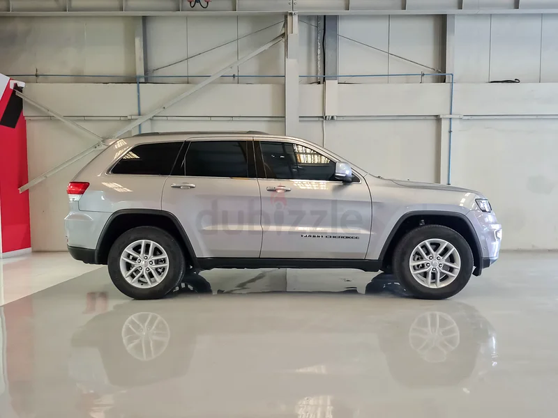 AED 911/month | 2018 Jeep Grand Cherokee Laredo | GCC Specs | Ref#35158663398606659457111